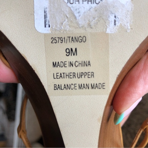 White mountain tan genuine leather strappy sandals carved wood heel 2.5” size 9 - Picture 6 of 8